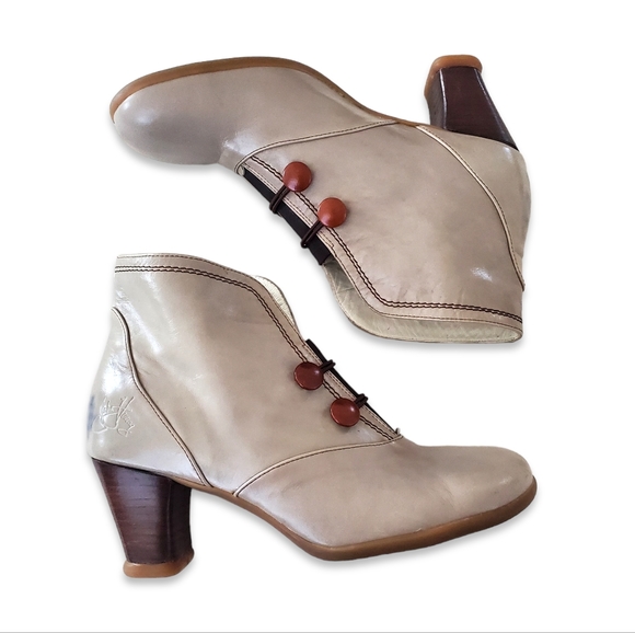 John Fluevog Prepare Joni Ankle Boots - Picture 2 of 14